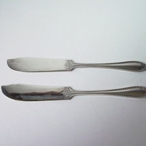 Vintage silver plated butter knifes (#EV86)